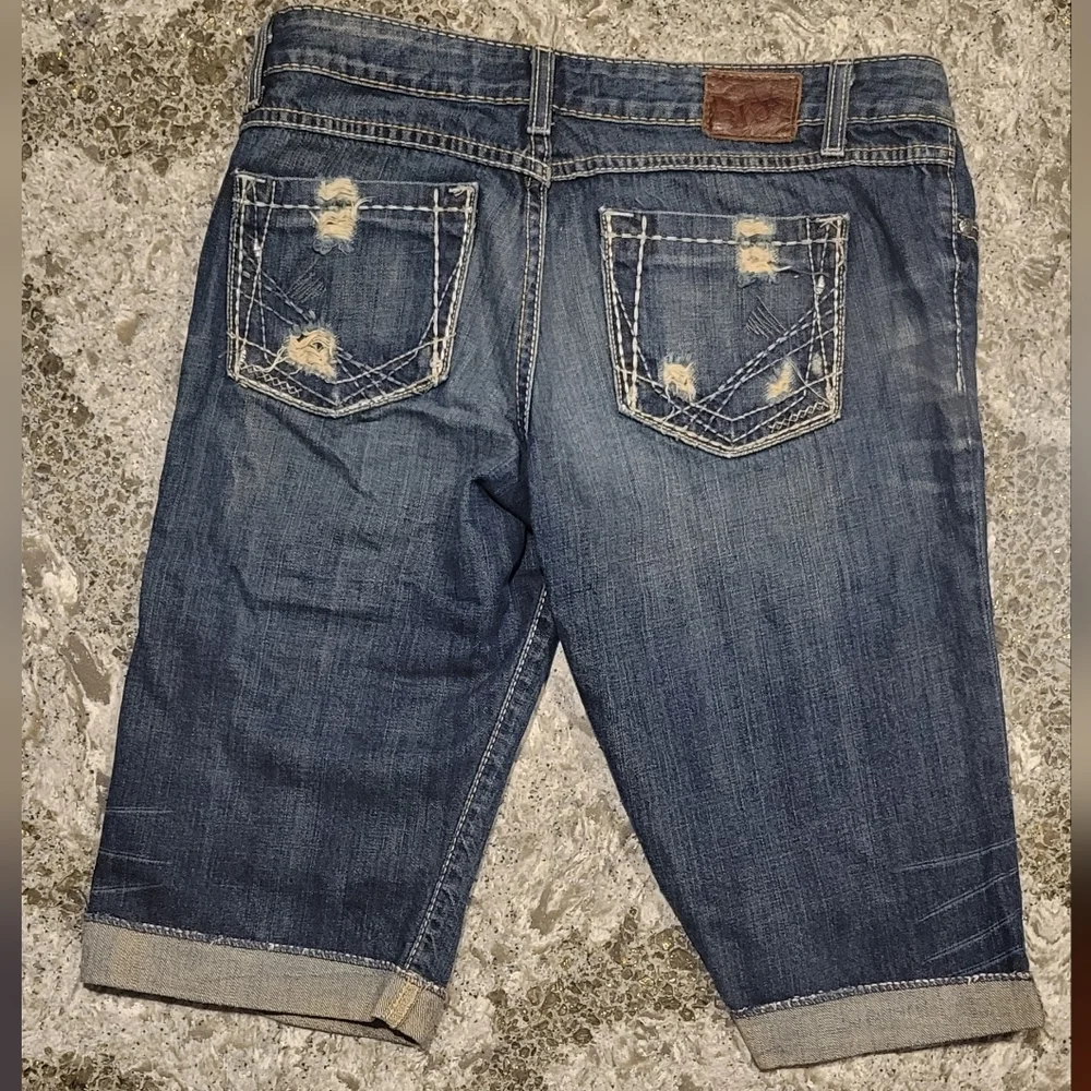 Bke Madison Distressed Bermuda shorts - Picture 2 of 9